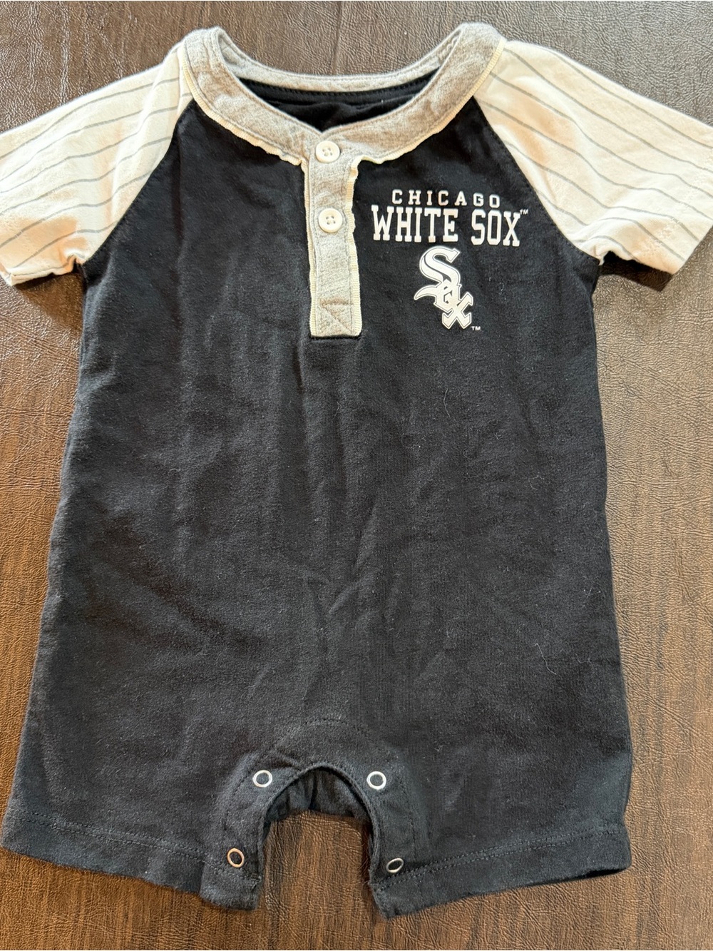 MLB Chicago White Sox Shortsleeved Onesie Romper Sz 3-6M Baseball